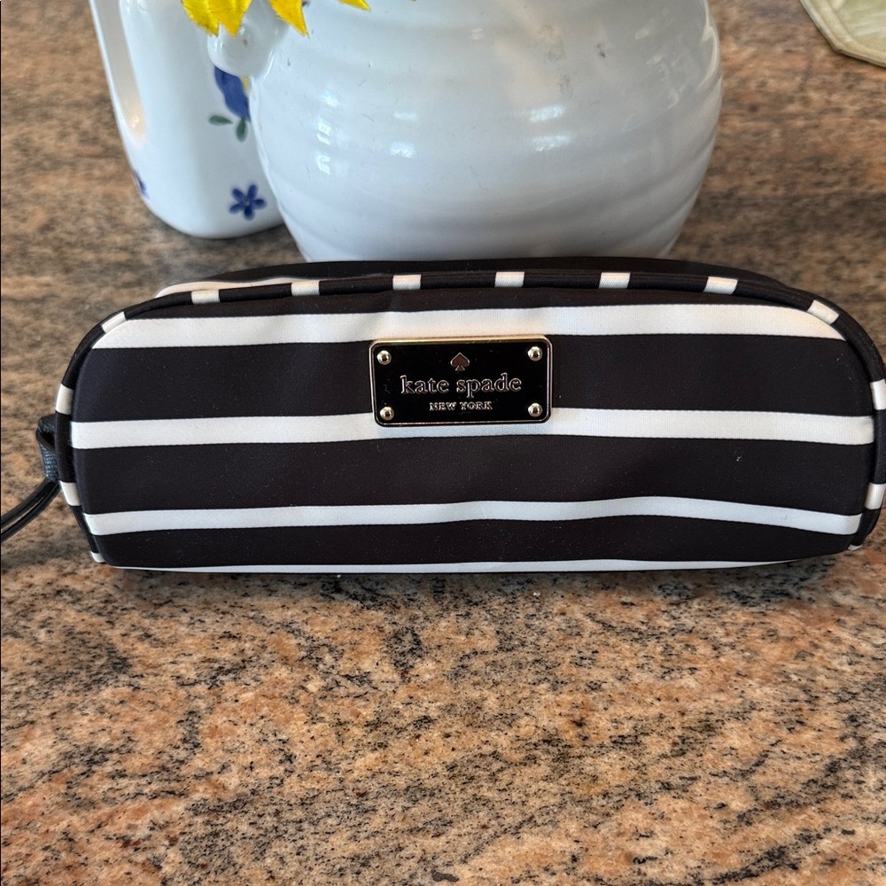 kate spade black and white striped wristlet pouch